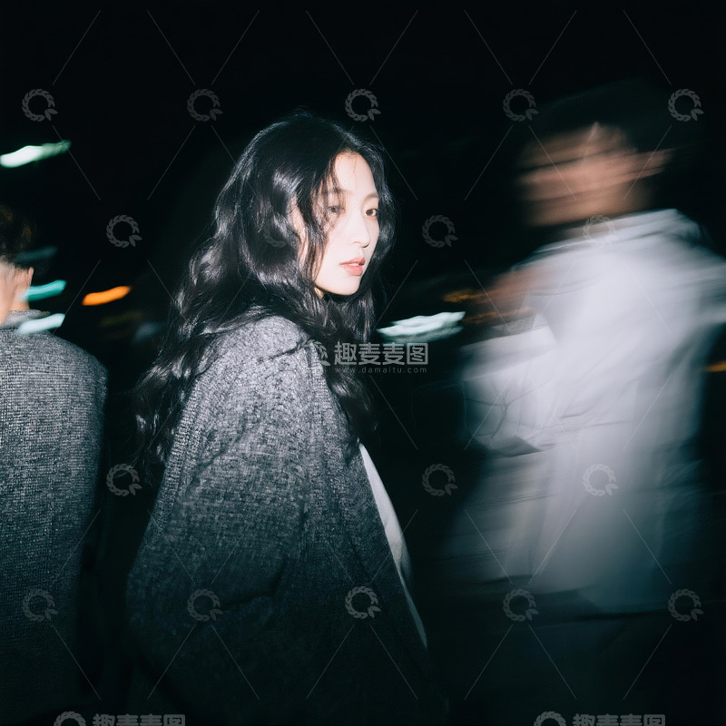 高清大圖下載【趣麥麥圖】-抓拍前衛(wèi)曼妙模糊的韓系美女1