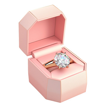 粉色箱子钻戒