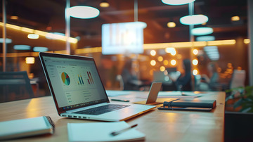 现代办公桌面与数据分析壁纸