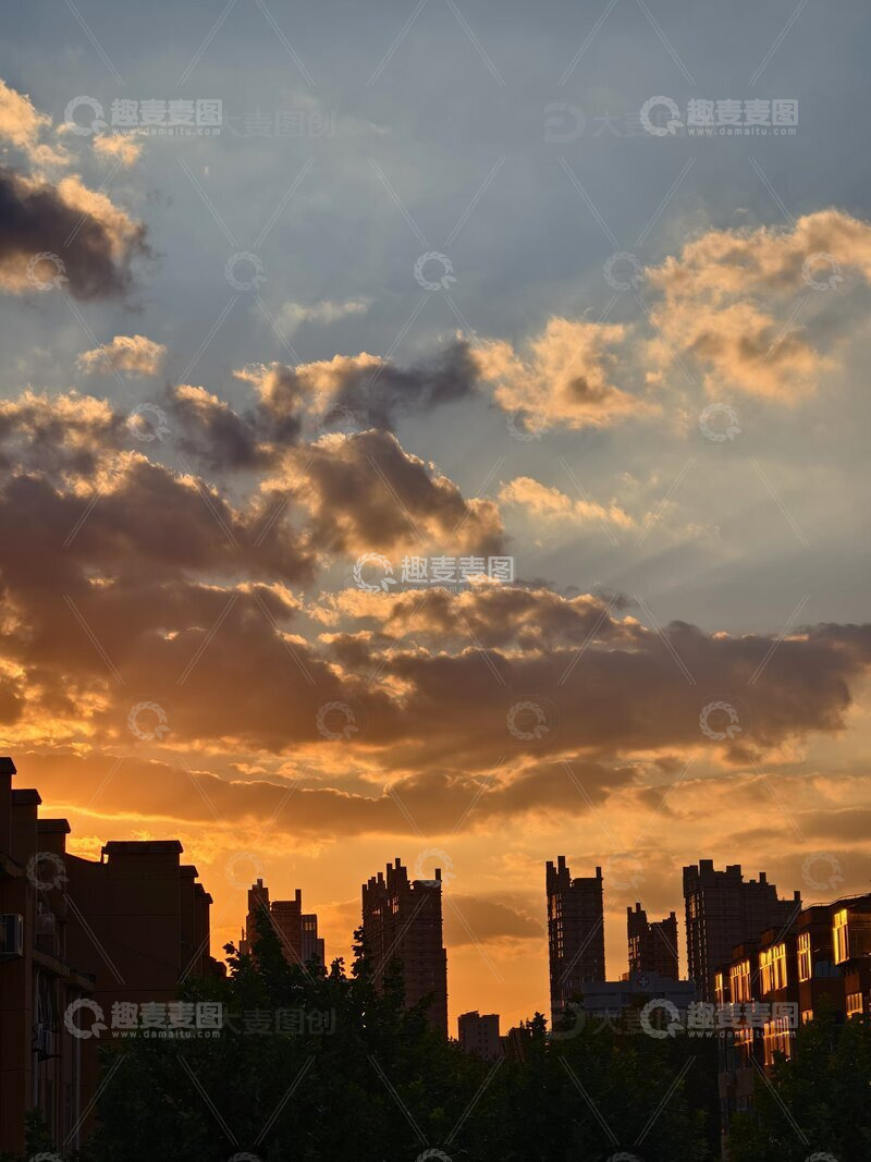 高清大图下载【趣麦麦图】夕阳下的云彩