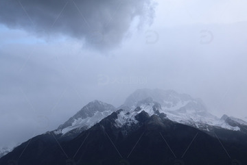 自然风景雄伟雪山美景
