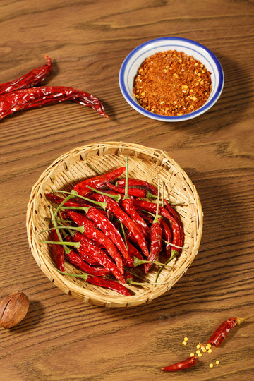 一盘小米辣红辣椒8