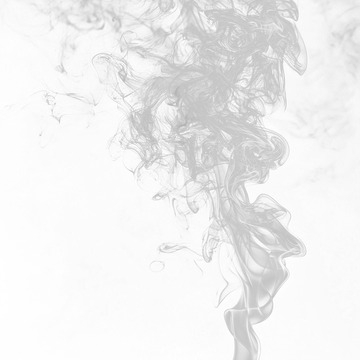 免扣的白色的烟雾