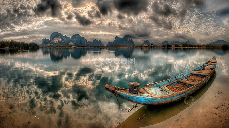 高清大图下载【趣麦麦图】小船湖边阴天自然唯美场景