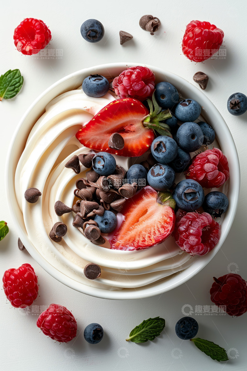 高清大图下载【趣麦麦图】冰淇淋水果绿叶甜点