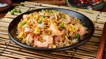 美味虾仁海鲜蛋炒饭