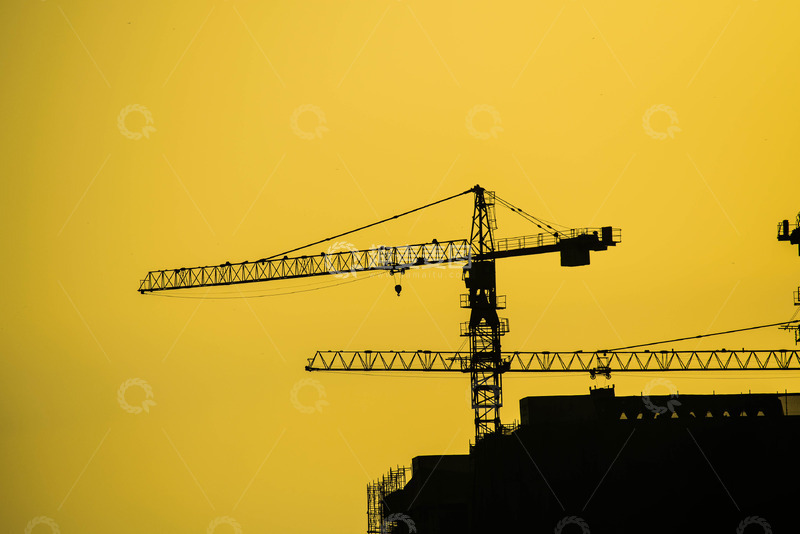 高清大图下载【趣麦麦图】低角度侧影起重机