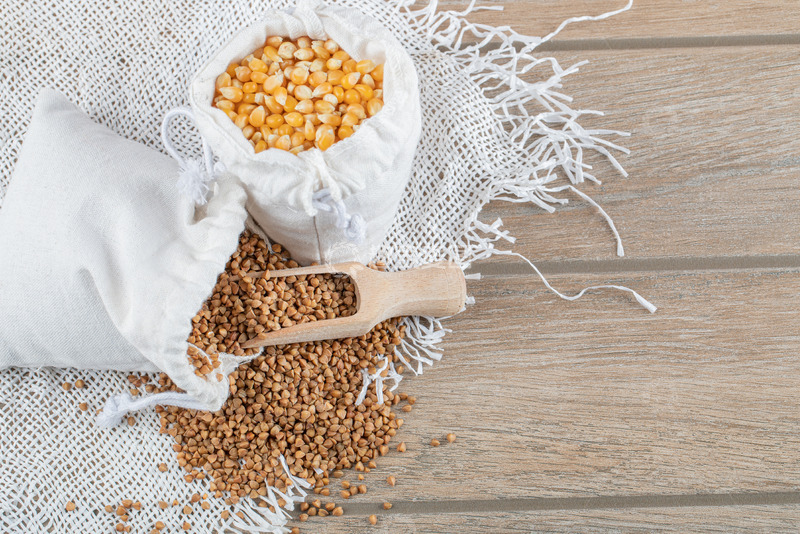 高清大图下载【趣麦麦图】装到麻袋的粗粮