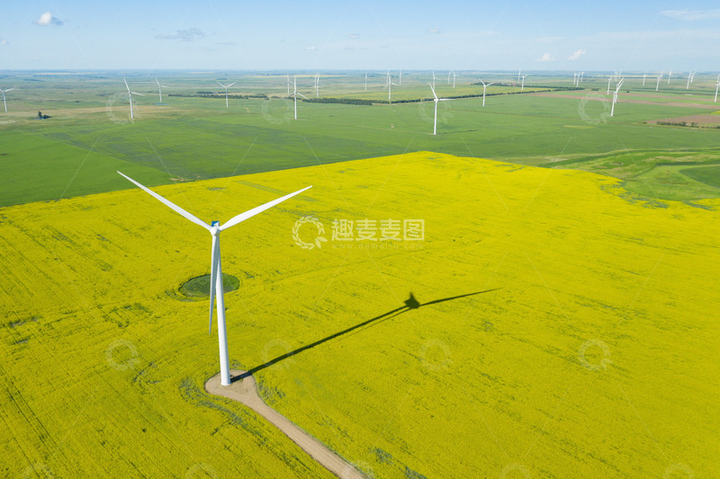 高清大图下载【趣麦麦图】航拍式风力发电机