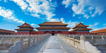 蓝天白云下的故宫紫金城AI摄影图