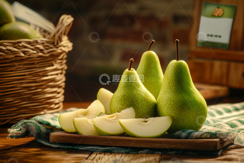 高清大图下载【趣麦麦图】放在桌子上的鸭梨和切瓣梨块的摄影图