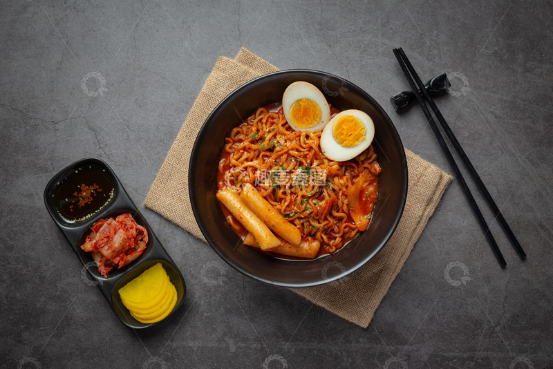 高清大图下载【趣麦麦图】辣味亚洲面条盛宴