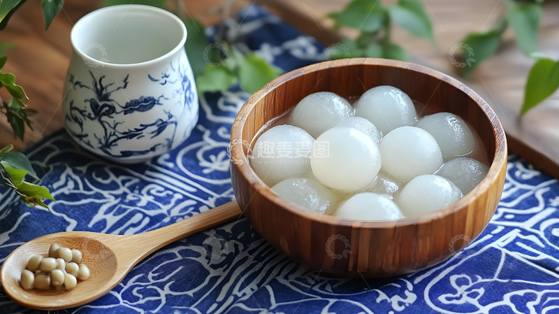 高清大图下载【趣麦麦图】木碗中的传统糯米团圆