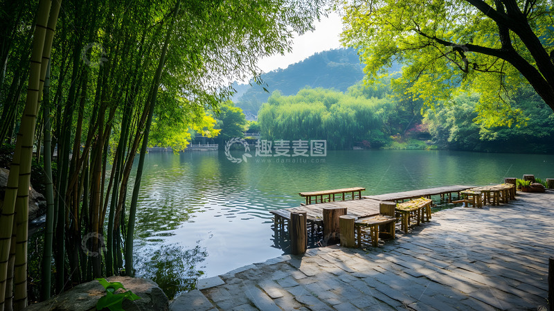 高清大图下载【趣麦麦图】湖畔竹林与石凳风景