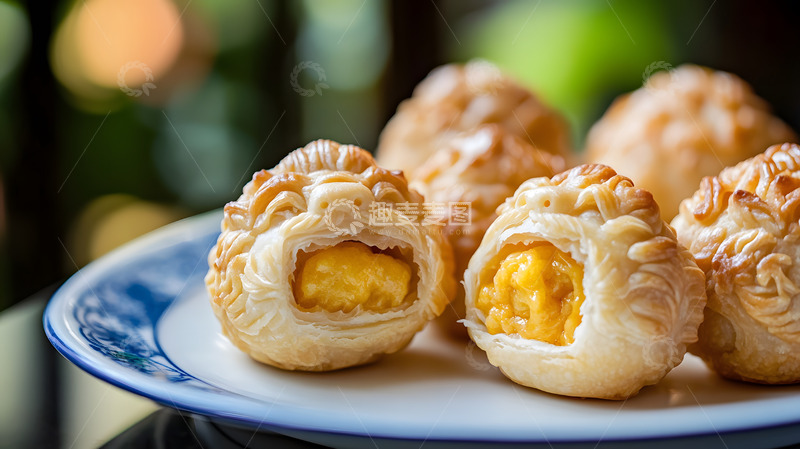高清大图下载【趣麦麦图】中式酥皮点心与金黄馅料的传统美食摄影