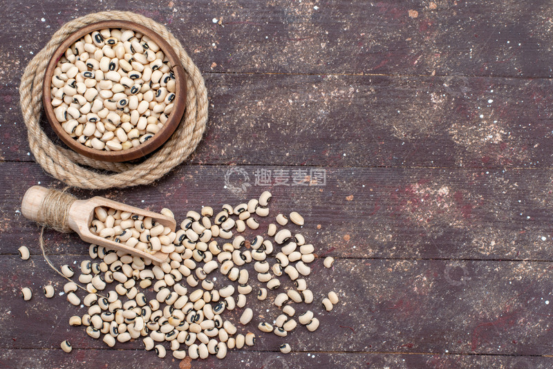 高清大图下载【趣麦麦图】传统木勺与斑斓豆影