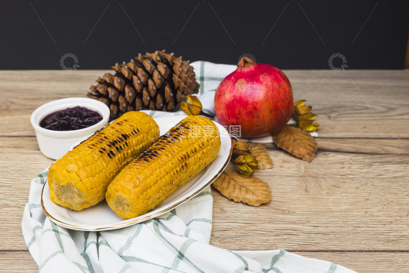 高清大图下载【趣麦麦图】秋日丰收的温馨搭配