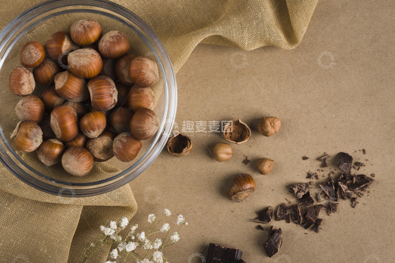 高清大图下载【趣麦麦图】榛子与巧克力的温馨邂逅