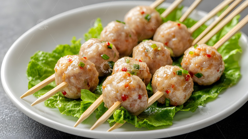 高清大图下载【趣麦麦图】串串丸子搭配生菜的美味拼盘中式烧烤小吃