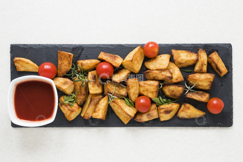 高清大图下载【趣麦麦图】炸土豆角与番茄的完美邂逅