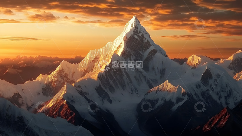 高清大图下载【趣麦麦图】夕阳金色雪山峰顶壮丽自然风光壁纸