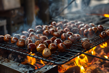 放在烤架上的板栗