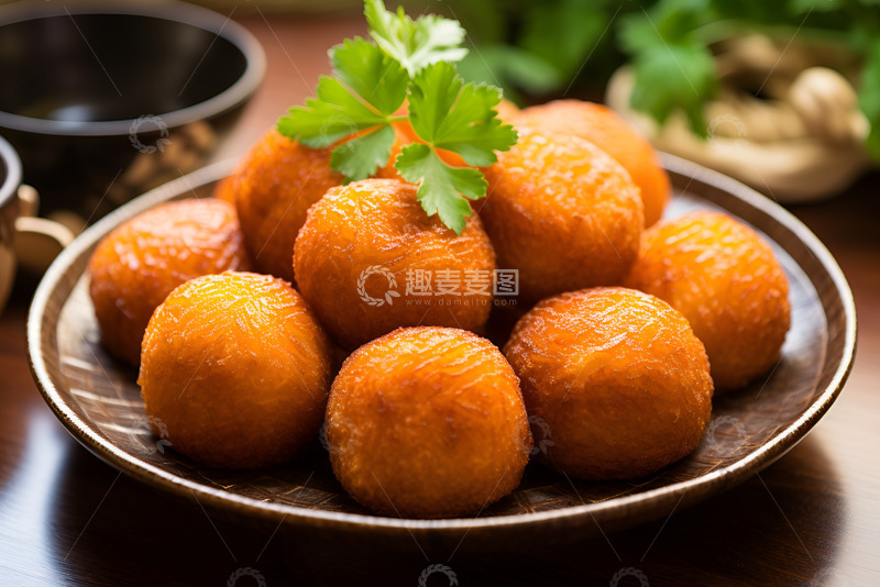 高清大图下载【趣麦麦图】一盘油炸红薯丸子