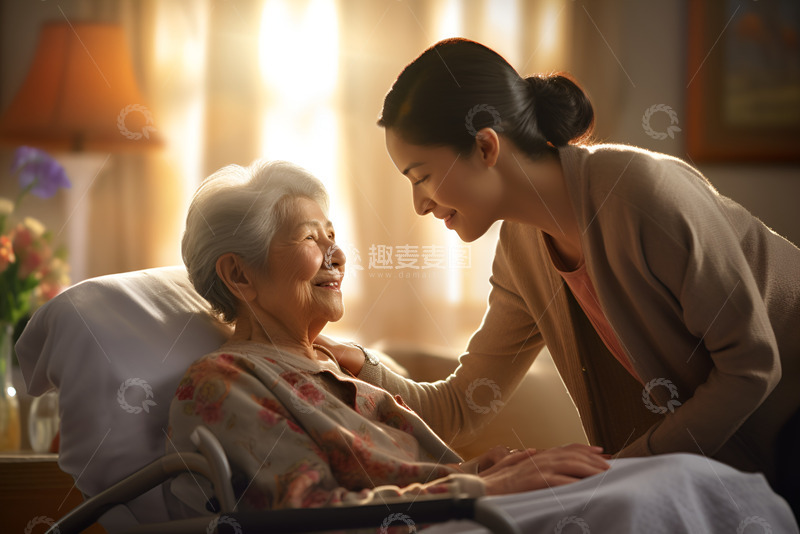 高清大图下载【趣麦麦图】护工照顾老年人
