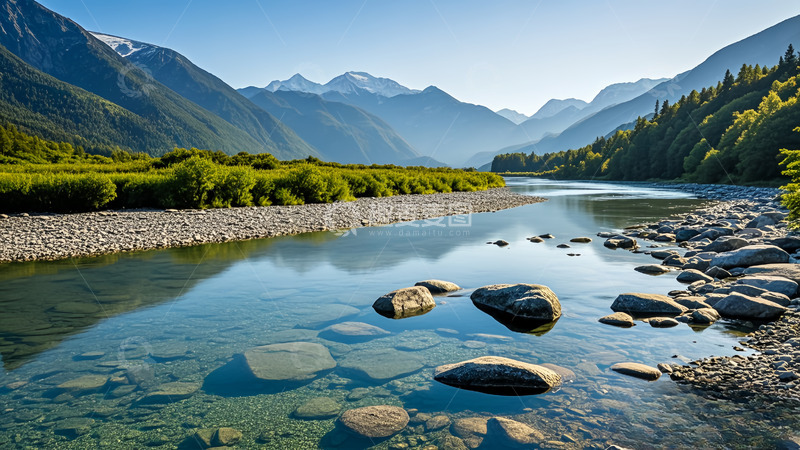 高清大图下载【趣麦麦图】大山里清澈的河水