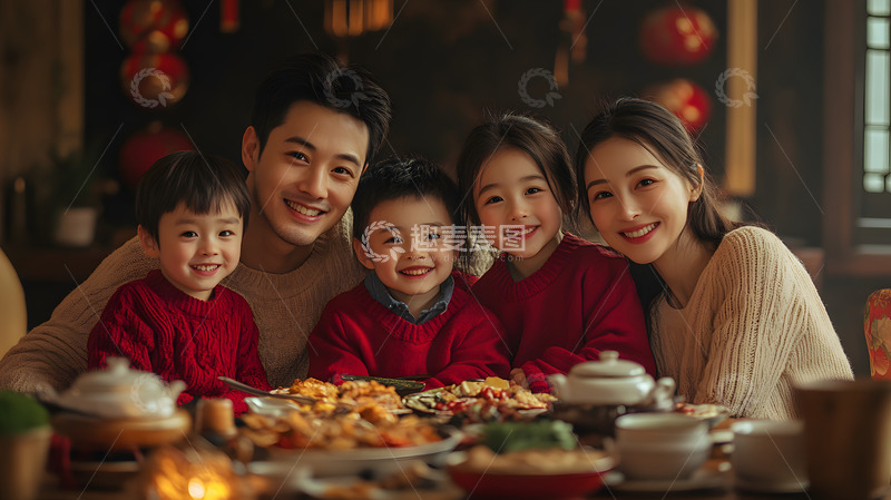 高清大图下载【趣麦麦图】家庭团圆年夜饭温馨共聚时刻