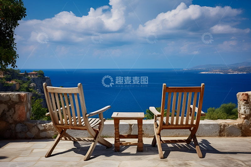 面对大海的座椅