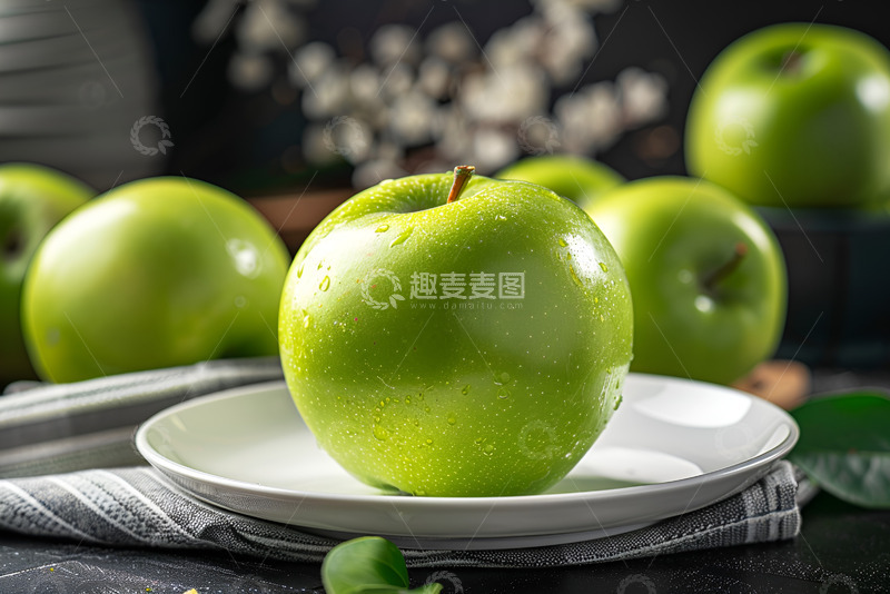 高清大图下载【趣麦麦图】一盘新鲜的青苹果