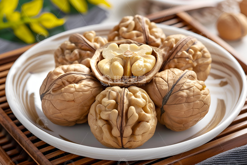 高清大图下载【趣麦麦图】一盘脆皮核桃