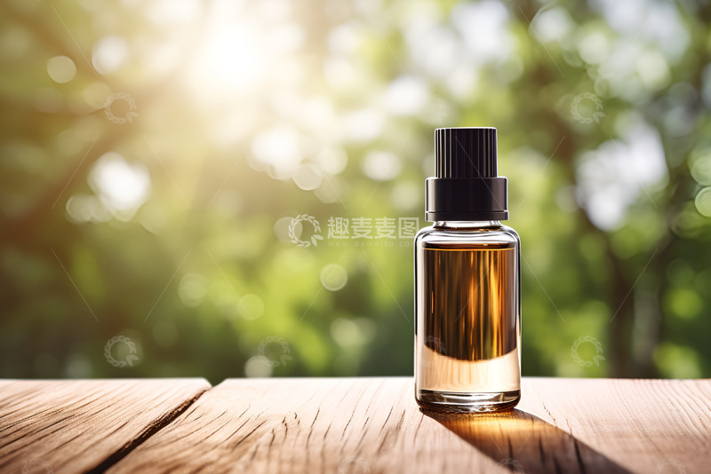 高清大图下载【趣麦麦图】放在桌面的一瓶精油