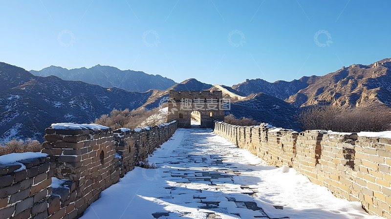 高清大图下载【趣麦麦图】雪山环绕的欧洲村庄冬季度假风光