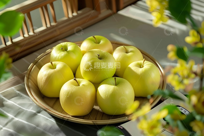 高清大图下载【趣麦麦图】一盘新鲜的黄苹果