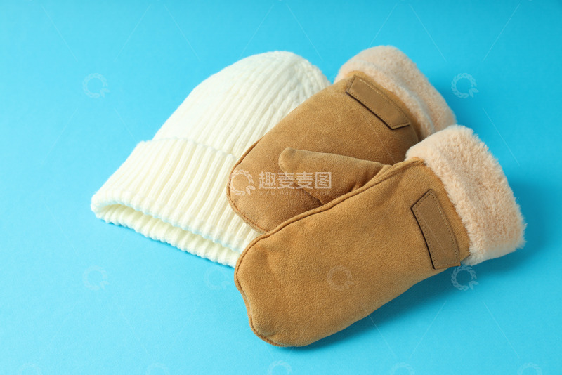 高清大图下载【趣麦麦图】白帽棕绒手套特写