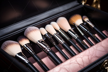 一盒化妆刷特写摄影