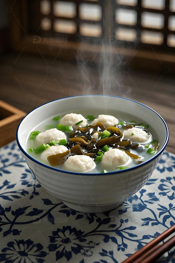紫菜丸子汤摄影图1