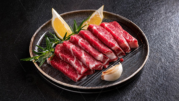 新鲜的大块牛肉4