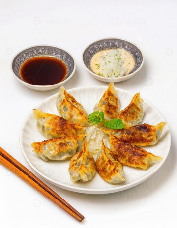 简单而美味：煎至金黄的饺子2