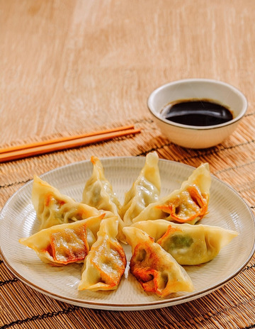 金黄酥脆：煎饺的美味艺术5