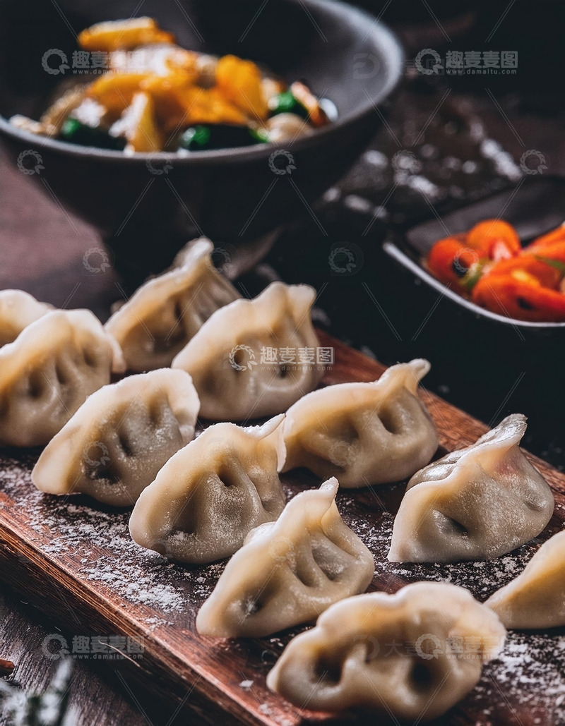 高清大图下载【趣麦麦图】家的味道：新鲜制作的水饺1