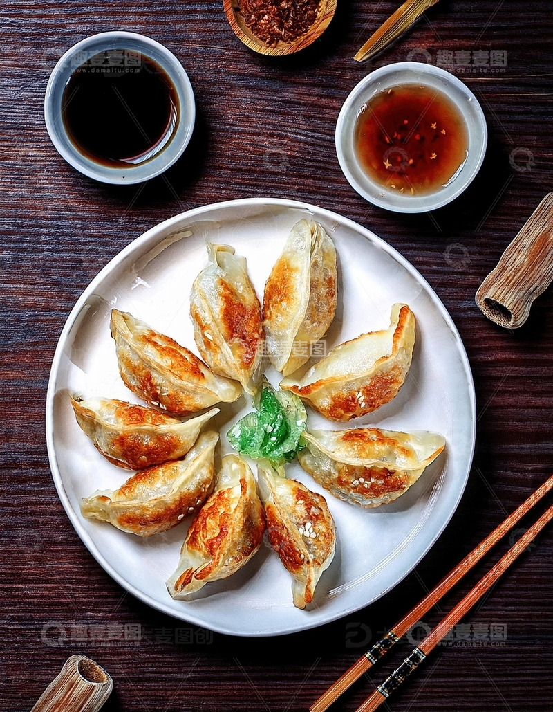 高清大图下载【趣麦麦图】传统美食：香煎饺子的诱人时刻5