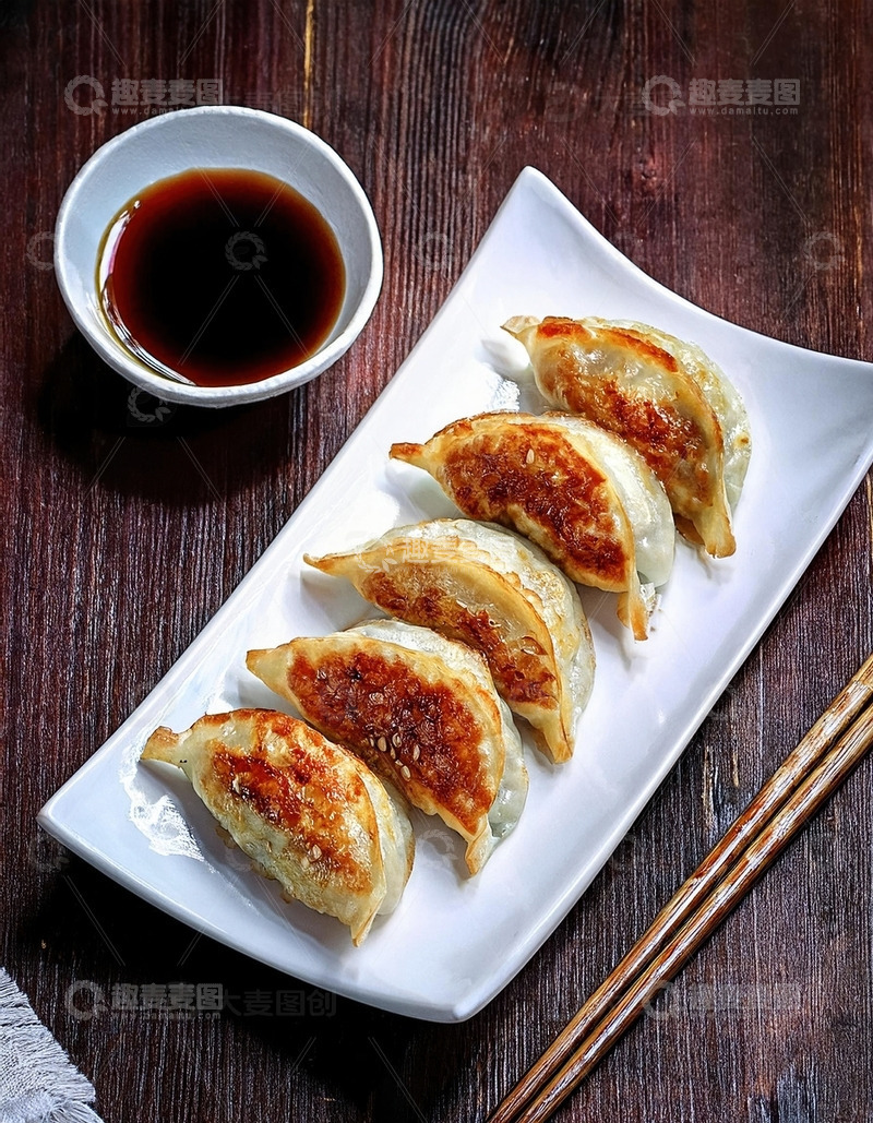 高清大图下载【趣麦麦图】传统美食：香煎饺子的诱人时刻13