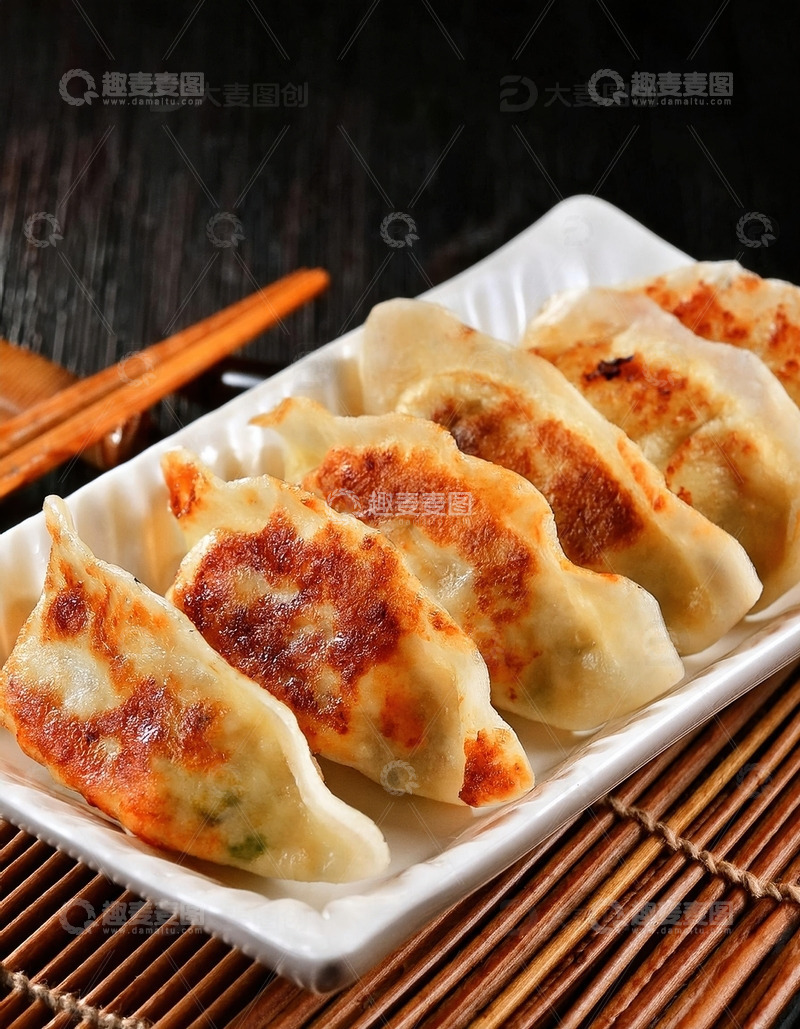 高清大图下载【趣麦麦图】传统美食：香煎饺子的诱人时刻1
