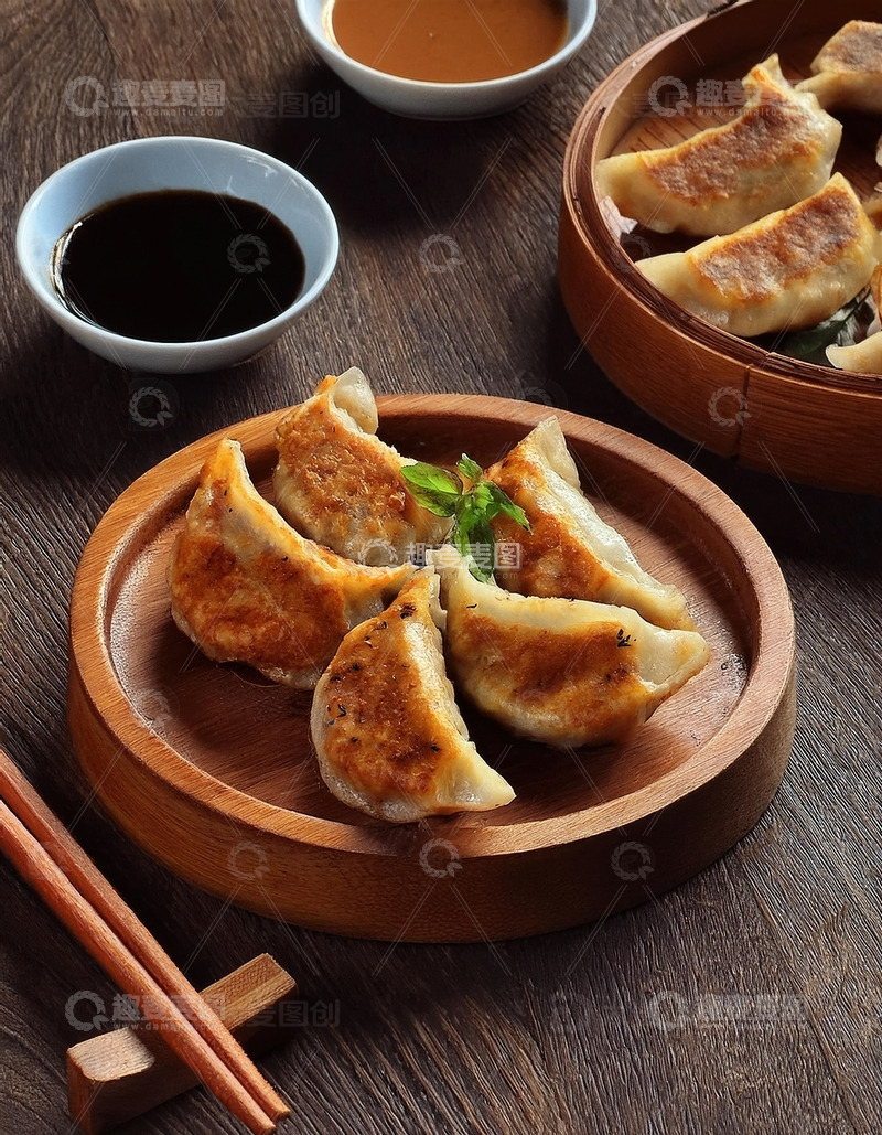高清大图下载【趣麦麦图】传统美食：香煎饺子的诱人时刻15