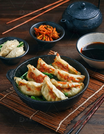 金黄酥脆：煎饺的美味艺术2
