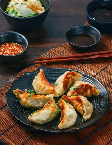 金黄酥脆：煎饺的美味艺术3