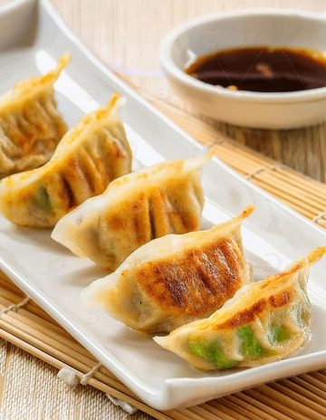 金黄酥脆：煎饺的美味艺术10